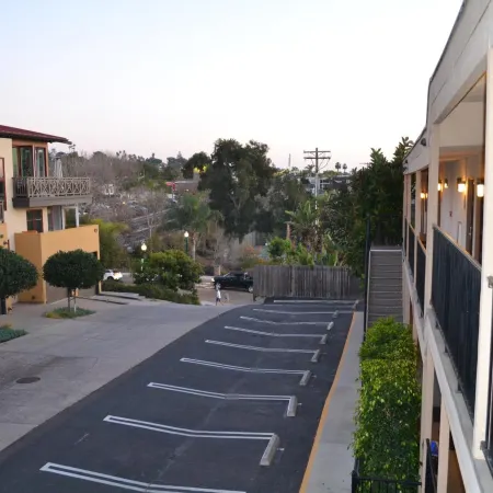 Moonlight Beach Motel
