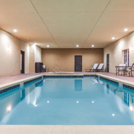 La Quinta Inn & Suites by Wyndham Weatherford OK