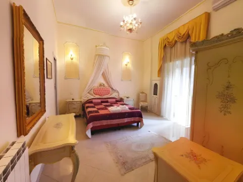 Imperial Rooms Отели рядом с достопримечательностью «Триумфальная Арка Константина»