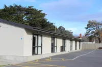 Townsman Motor Lodge - Motels