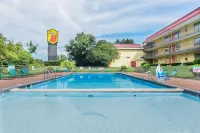 Super 8 by Wyndham Caryville TN Hotels in Campbell County