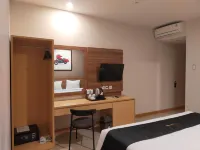 Sukho Hotel Hotels in Panongan
