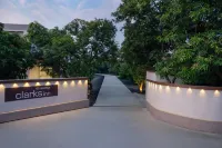 Gir Aatithya Clarks Inn Отели рядом с достопримечательностью «Sasan Gir»