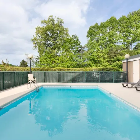 Country Inn & Suites by Radisson, Burlington (Elon), NC