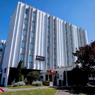 Ibis Lyon Est Bron Hotels near Schneider Electric Headquarters