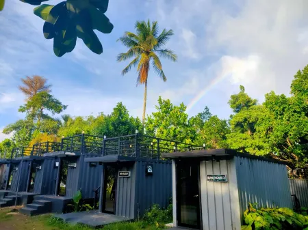 Kaliraya Surf Kamp by Eco Hotel Laguna Отели рядом с достопримечательностью «Catmon Camping Site»