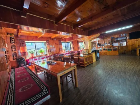 Mountain View Lodge Отели в г. Солукхумбу