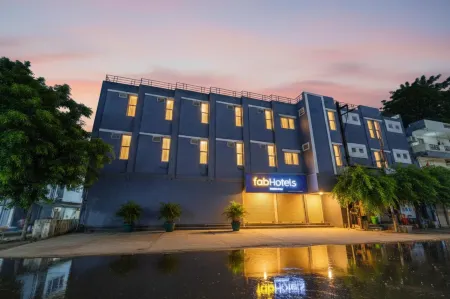 FabHotel Day2Day Отели рядом с Аэропорт Индор