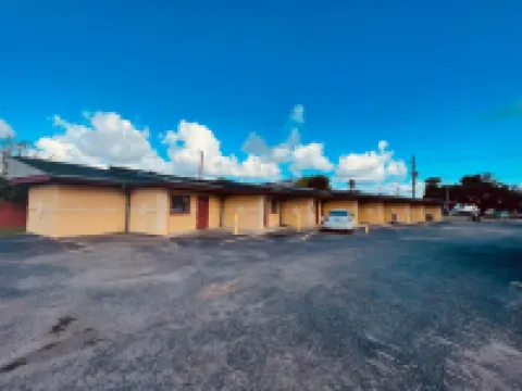 ロイヤル パームス モーテル & RV パーク