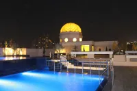 The Pllazio Hotel - สระว่ายน้ำบนดาดฟ้า