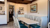 Country Squire Inn and Suites