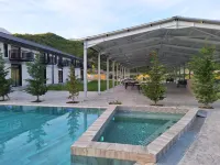 Lumi I Bardhe Hotel & Restaurant - Pools