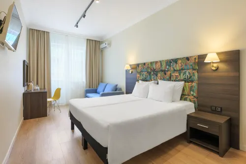 Kapitan Morej Hotel - 2-Star