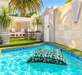 4 on Varneys Guest House - Pensions