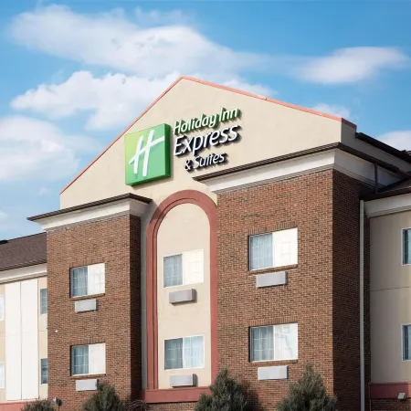 Holiday Inn Express & Suites DANVILLE by IHG