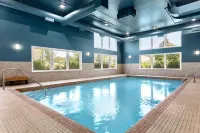 Super 8 by Wyndham Ajax/Toronto on Hotels in Pickering