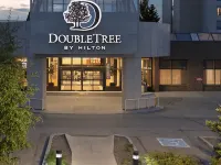 DoubleTree by Hilton West Edmonton Hotels near The Brick