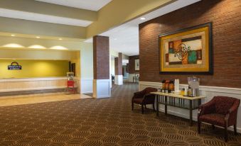 2. Days Inn..