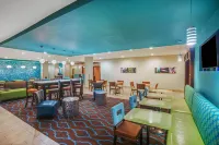 La Quinta Inn & Suites by Wyndham Beeville Hotels in Beeville