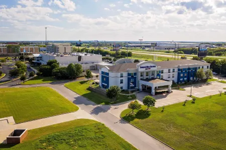 SpringHill Suites Ardmore Отели рядом с достопримечательностью «Публичная библиотека Ардмор»