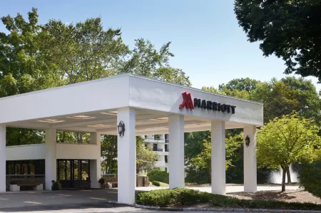 Marriott Park Ridge Отели рядом с достопримечательностью «Ветеранс Парк энд Плейграунд»