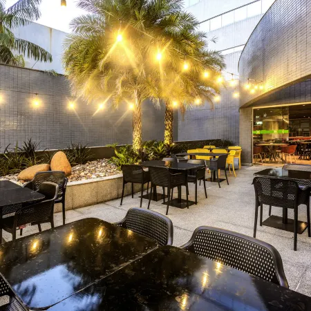 Ibis Styles Belem Hangar