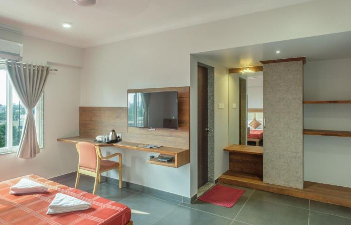 Hotel Opal