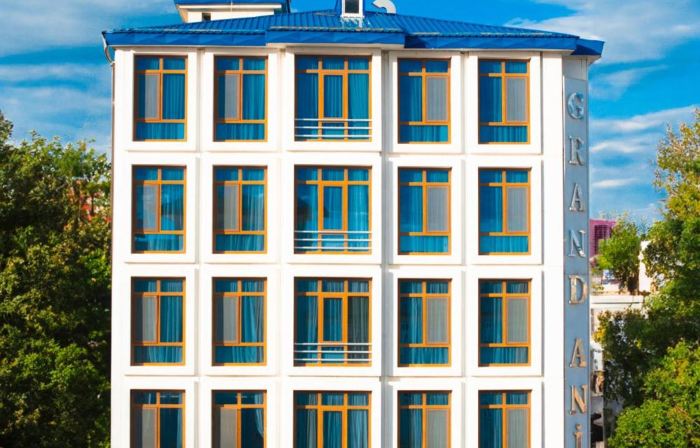 Grand Ani Hotel