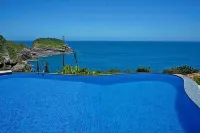 Cliffside Luxury Inn