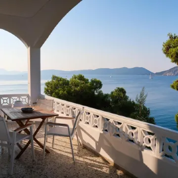 Grand Bleu Apartments & Villas