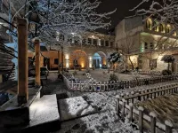 Falcon Cave Suites - parkir
