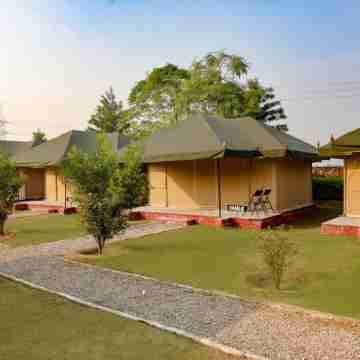 Delta 105 - A Military Themed Adventure Park Hotel Exterior