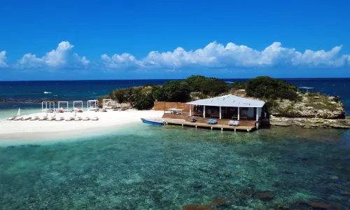 Hodges Bay Resort & Spa