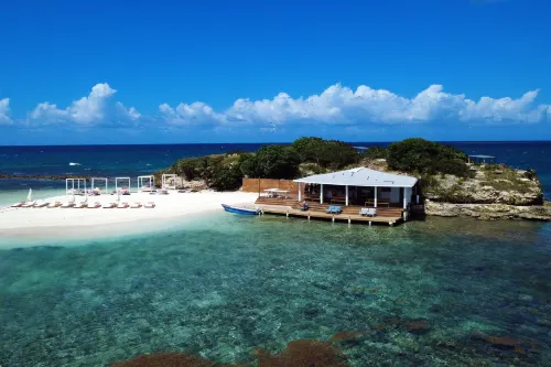 Hodges Bay Resort & Spa Отели в г. Osbourn