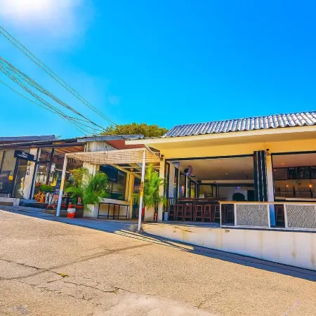 Eclipse Hostel and Bar