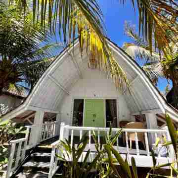 Gili Lumbung Bungalow Hotel Exterior