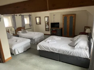 The White Lion Hotel Hotels in der Nähe von Nash Point Lighthouse