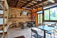 Keleshbei Hotels in New Athos