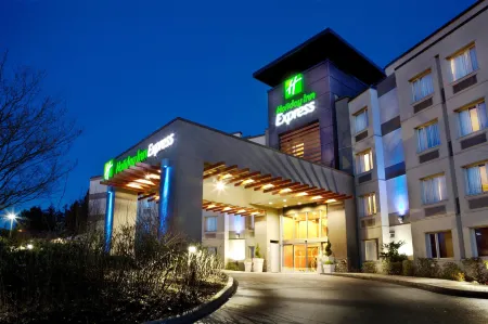 Holiday Inn Express & Suites LANGLEY by IHG