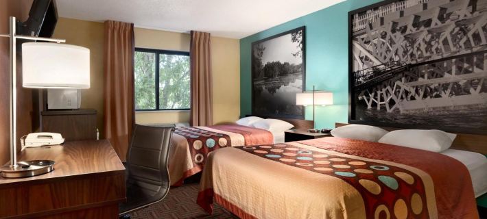 Super 8 by Wyndham Peoria Hotels in Peoria