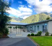 Franz Josef Oasis Hotel Hotels in 