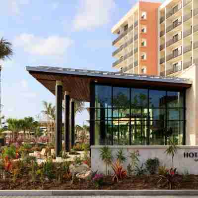 Hotel Indigo Grand Cayman Hotel Exterior