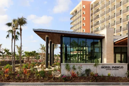 Hotel Indigo Grand Cayman Отели рядом с достопримечательностью «TURTLE LAGOON»