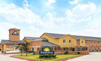 Days Inn by Wyndham Rockdale Texas