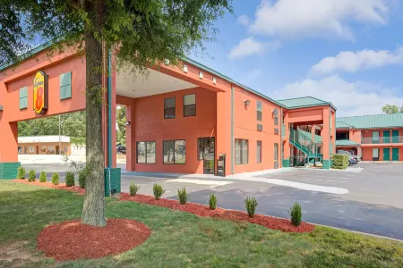 Super 8 by Wyndham Gainesville