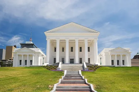 Courtyard Richmond Airport Отели в г. Сандстон