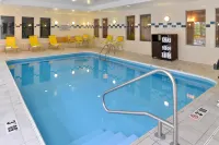 Fairfield Inn & Suites Cleveland Avon - piscine