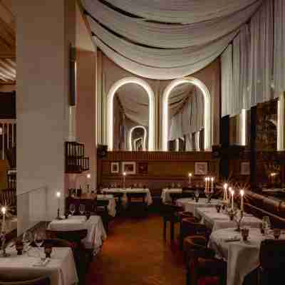 Experimental Marais Dining/Meeting Rooms