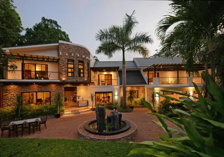 Bellagio Hills Hotel and Restaurant Отели рядом с достопримечательностью «Парк Батак Мини»