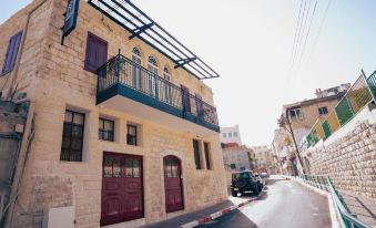 Roots Boutique Hotel